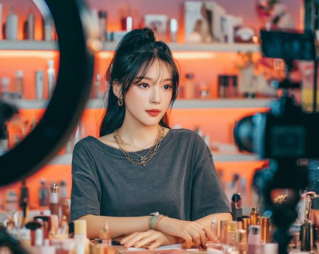Brand Accounts vs. Influencers – Which Has Better Long-Term Impact